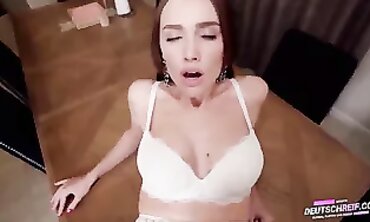 Kristina Sweet: Die entlaufene Braut mit grossem Busen