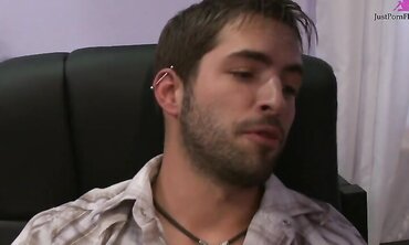 Jessica Valentino Gets A Pearl Necklace Of Cum After Riding A Big Dick