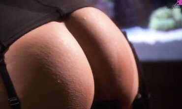 Lexxi Tyler And Holly Wellin Are Sexy Lesbians That Lick Pussy in Front of a Fishtank Lexxi Tyler And Holly Wellin Licking Pussy And Fingering Ass In Steemy Lesbian Romp