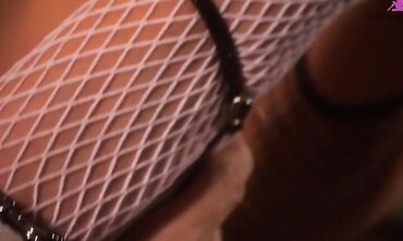 Holly Wellin Deep Throats a Hard Cock Before it Goes in Her Pretty Pussy