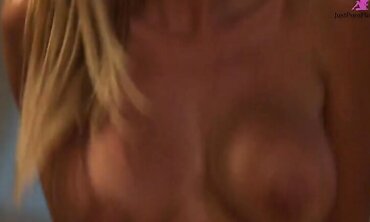 Jessie Rogers Cums When She's On Top