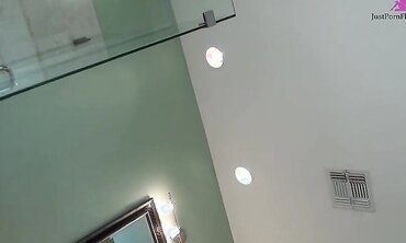 Kelly Surfer Makes A Home Made Porn In Her Bedroom With Her Booty Call Stud
