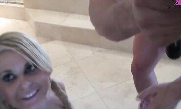 Kelly Surfer Makes A Home Made Porn In Her Bedroom With Her Booty Call Stud