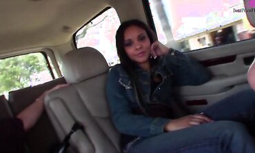 Jaslin Diaz Is An All natural Beauty That Loves Cock
