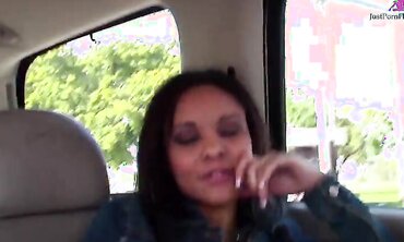 Jaslin Diaz Is An All natural Beauty That Loves Cock