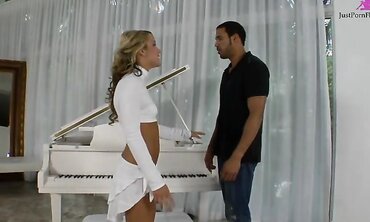 Kara Novak Loves Cock In Her Twat And Jizz On Her Face
