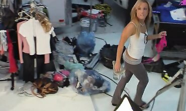 Kara Novak Gets Her Butt Creampied