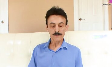 Jamie Applegate Has A Sissy Husband And Needs Good Sex