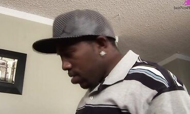 Molly Mavericks Is A Horny Black Girl That Deosn't Stop