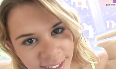 Elizabeth Bentley Gets Her Pussy Eaten Then Fucked