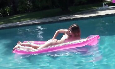 Blonde Teen Jonni Hennessy Fucking For Internal Creampie