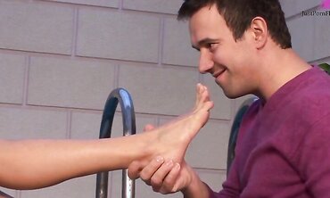 Footjob Leads To Hard Pounding Sex With A Finish On Jasmines Toes