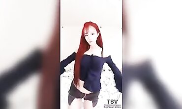 快手巨乳美女抖胸乳摇电臀