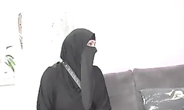 Desperate MILF in Niqab Craves Rough Anal and Blowjob