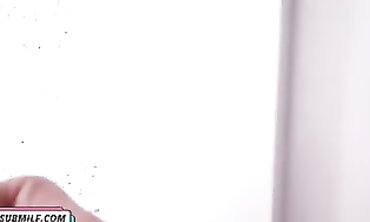 Ivy Lebelle: Madrastra con Culón y Tetas Grandes