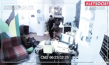 Marilyn Crystal Anal Threesome with Motel Guests