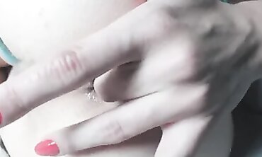 Ultra-Cute Ursula CloseUp Gets Fingered Anal
