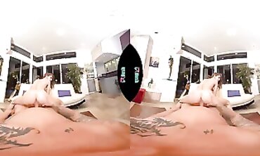 Riley Reid Gets a Hardcore VR Fuck from Derrick Pierce