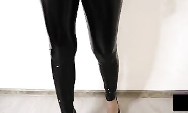 Princess Girlfriend Shows Off Her Huge Ass in Leather Leggings