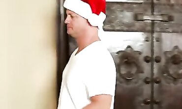 Amateur Massage Parlor Voyeur: Busty Babe Gets Humped