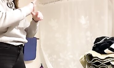 Sexy Beauty Changes in the Shower