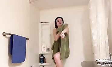 Sexy Beauty Changes in the Shower