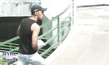 Coroa Cinquentona Pega Novinho na Rua e Leva Pra Casa