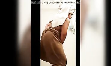 Plump Amateur Caught in the Bathroom Part 1