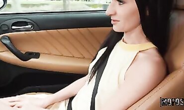 Jordi El Nino Polla Gets a Windy Public Blowjob