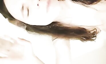 Sexy Beauty Squirts and Guzzles