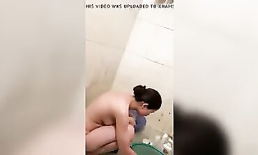Voyeur Caught: Amateur Eastern Girl Gets Throat Fucked