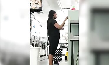 Ebony Beauty Caught Sneaking Shots in Leggings