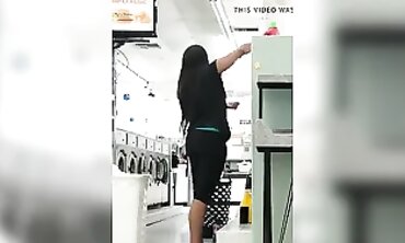 Ebony Beauty Caught Sneaking Shots in Leggings