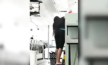 Ebony Beauty Caught Sneaking Shots in Leggings