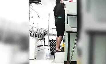 Ebony Beauty Caught Sneaking Shots in Leggings