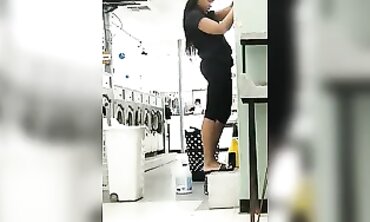 Ebony Beauty Caught Sneaking Shots in Leggings