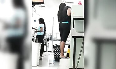 Ebony Beauty Caught Sneaking Shots in Leggings