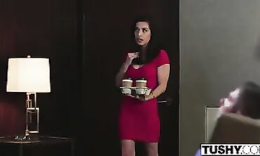 Christmas Special! Big Butt Babe Gives A Ride On Her Jaw-Dropping Donkey