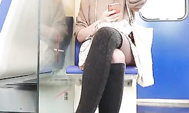 Voyeur: College Girl in Pantyhose