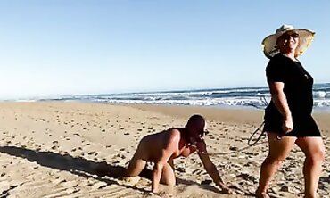 Dom Girlfriend April Enjoys Slave Morning Duties