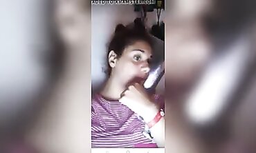 Classy 18-Year-Old Babe Chats on Periscope