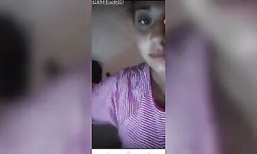 Classy 18-Year-Old Babe Chats on Periscope