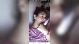 Classy 18-Year-Old Babe Chats on Periscope