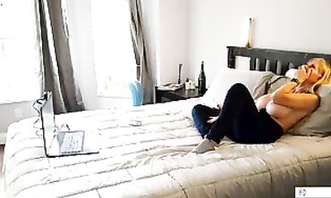 Webcam Babes Lilly Bell and Casca Akashova Finger Their Pussies Together
