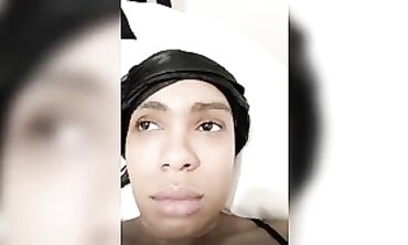 African Teen Yo Jerks Shaggy Muff on Periscope