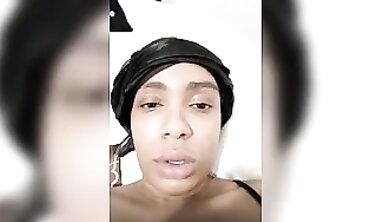 African Teen Yo Jerks Shaggy Muff on Periscope