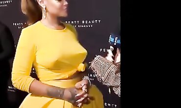 Rihanna Shows Off Her Massive Natural Boobs