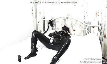 Japanese Gals Masturbate with Vibrator and Mask