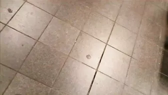 Candid African Goddess Showcases Her Jiggly Booty