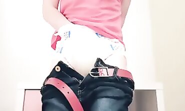 Amateur Diaper and Jeans Fetish: Pissing and Masturbation